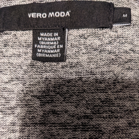 Vero Moda Gray Sweater Size Md - Picture 3 of 3